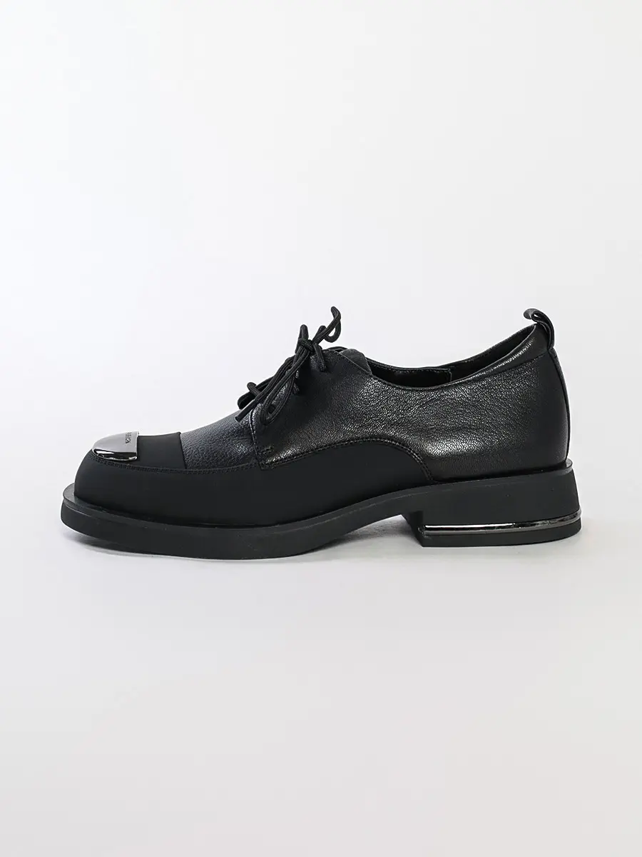 Туфли черного цвета с отрезным носком